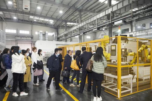 探訪無人化智能采煤產(chǎn)業(yè)基地 操作島 太空艙 助力煤炭行業(yè)安全生產(chǎn)